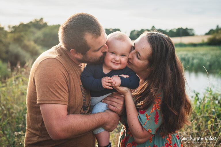 rodicovska_laska_rodice_davaji_pusu_miminku