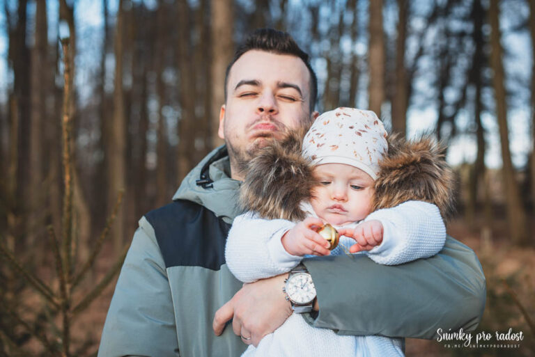 tata_s_dcerkou_sklebi_se