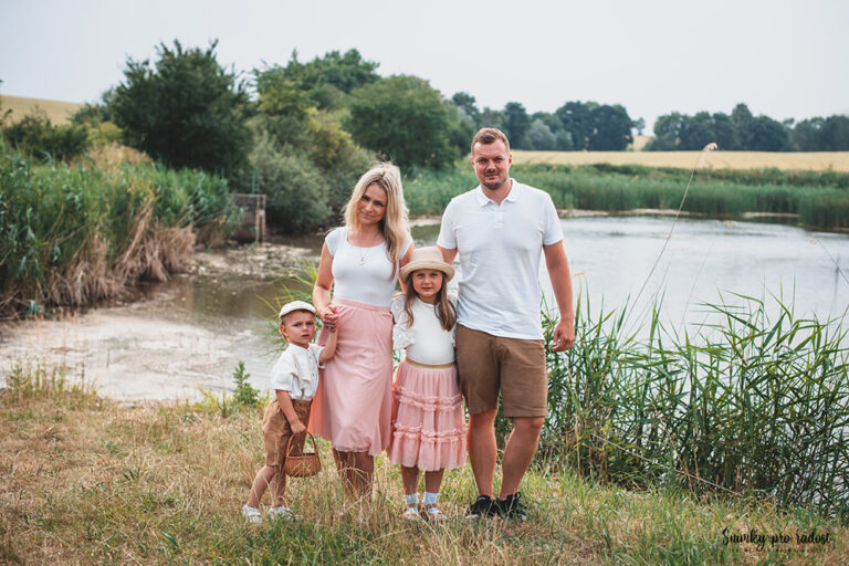 rodinny_portret_v_lete_u_vody