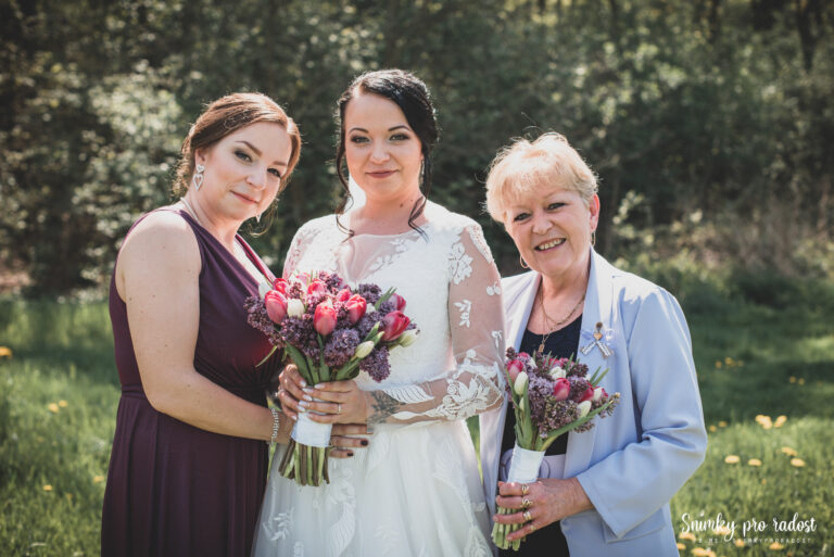 Skupinové focení na svatbě