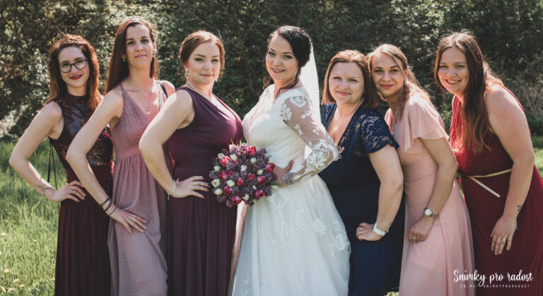 Skupinové focení na svatbě