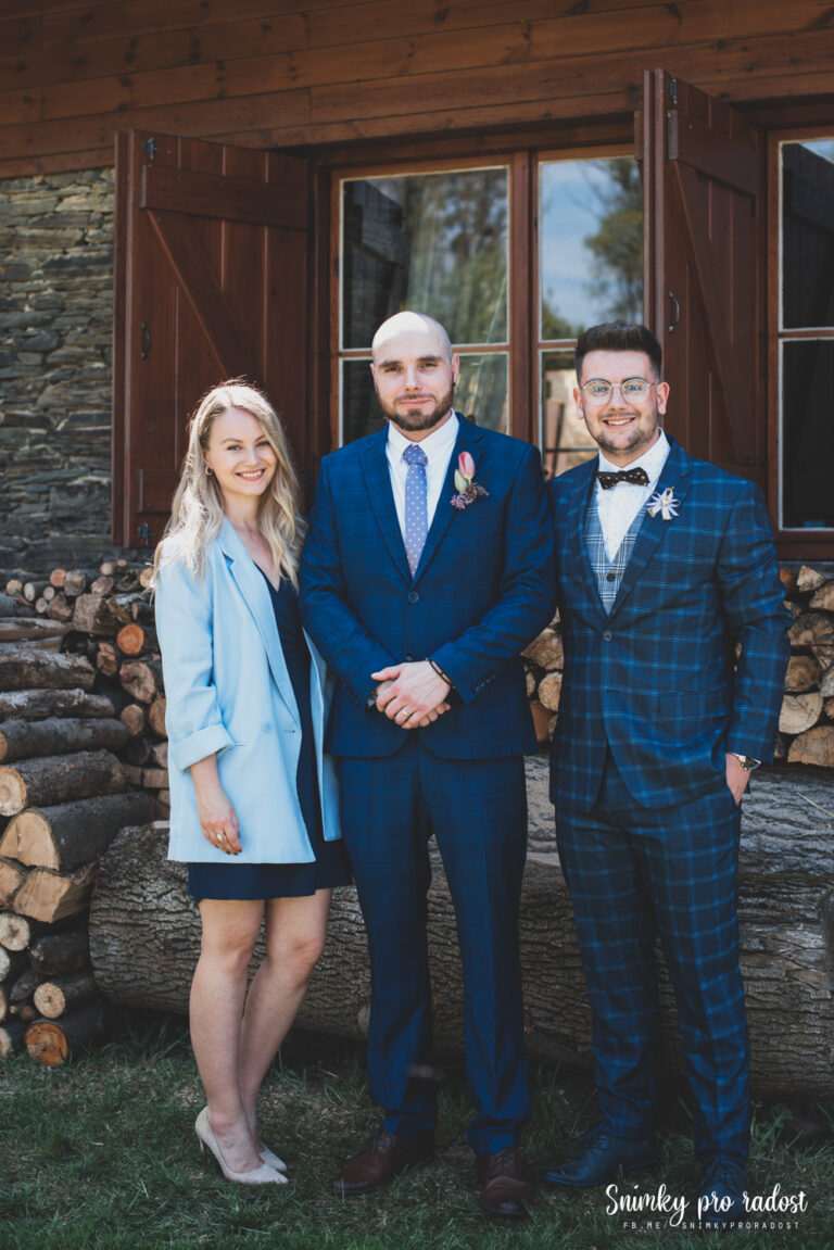 Skupinové focení na svatbě