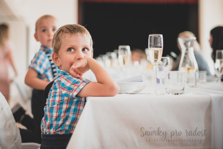 Děti na svatbě