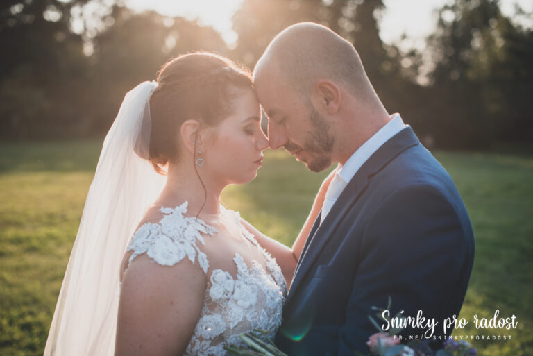 Svatební novomanželský portrét