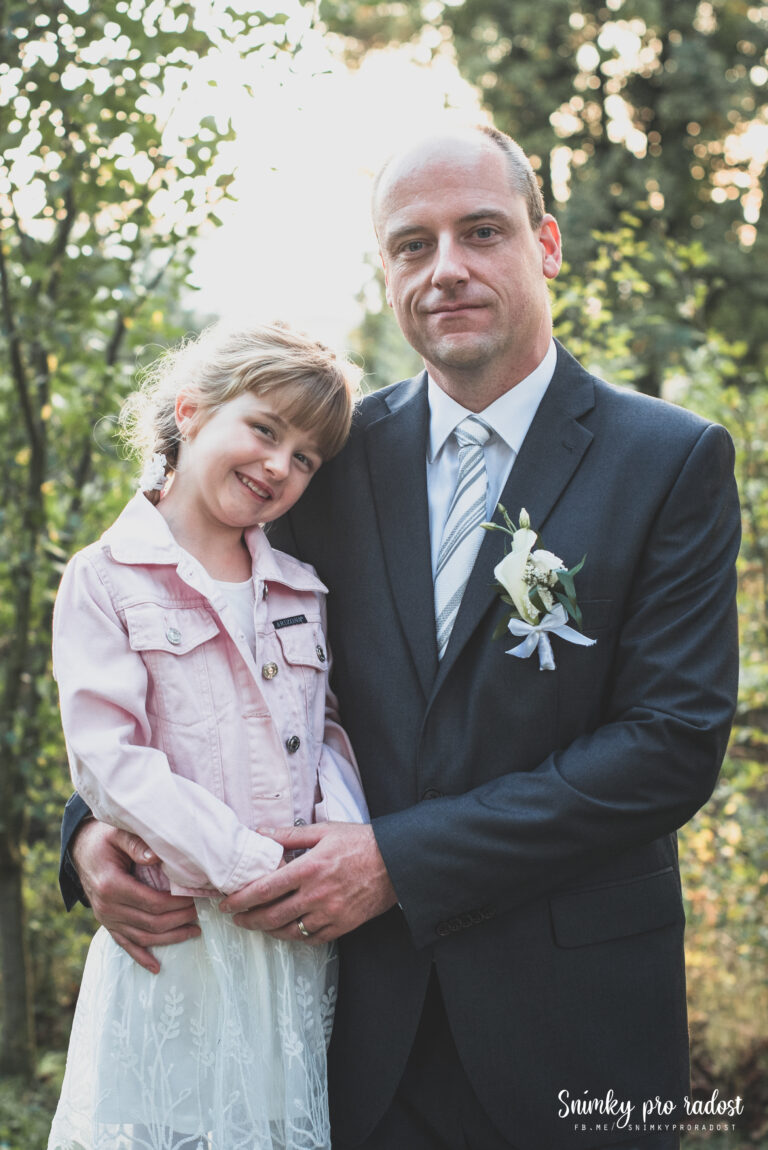 svatební foto s dcerou