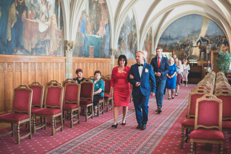svatební obřad příchod ženicha